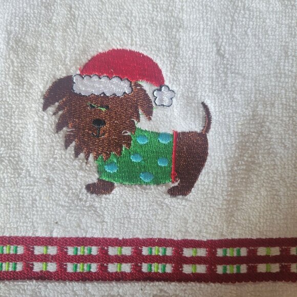 Set Of 2 Dena Home Holiday Kitchen Towels With Dog & Santa Hat Design - Picture 2 of 6